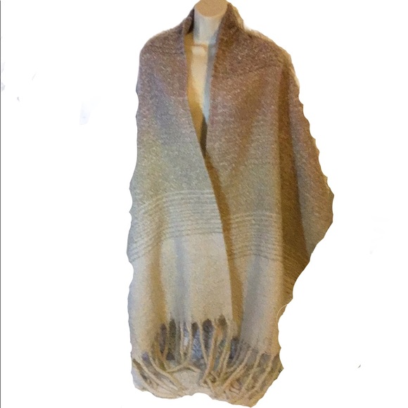 Accessories - NWOT one size soft neutral colored blanket scarf